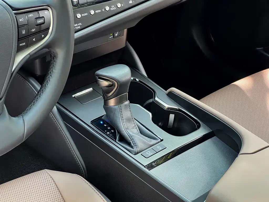 Lexus Lexus ES 2023 200 Excellent Edition 2024 - thumbnail 18