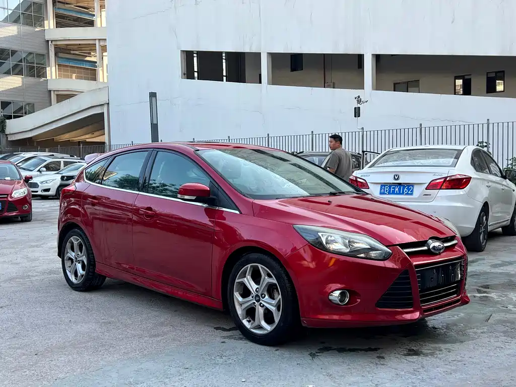 Ford Ford Focus 2012 Hatchback 2.0L Automatic Luxury Sport Edition 2014 - thumbnail 4