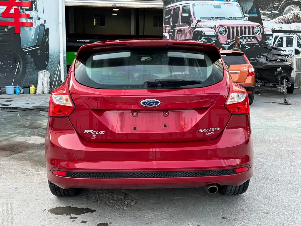 Ford Ford Focus 2012 Hatchback 2.0L Automatic Luxury Sport Edition 2014 - thumbnail 6