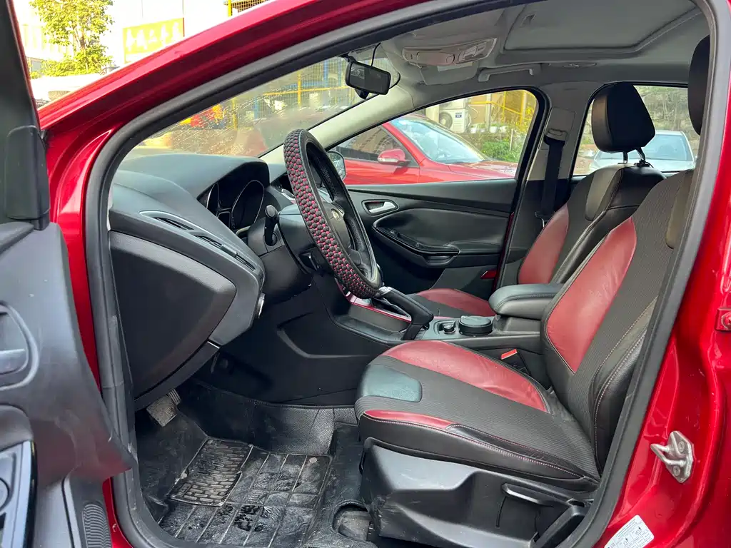 Ford Ford Focus 2012 Hatchback 2.0L Automatic Luxury Sport Edition 2014 - thumbnail 13