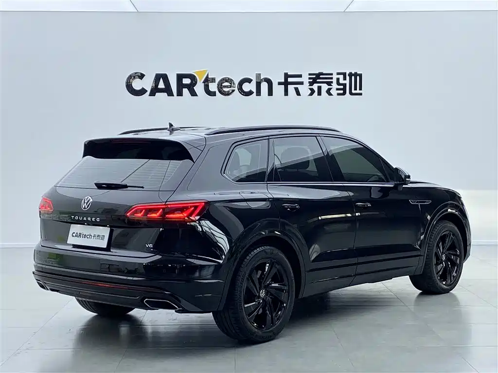 Volkswagen Volkswagen Touareg 2022 3.0TSI R-Line Black Sport Package 2023 - thumbnail 4