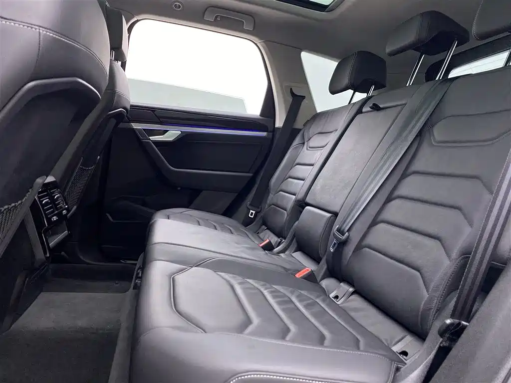 Volkswagen Volkswagen Touareg 2022 3.0TSI R-Line Black Sport Package 2023 - thumbnail 9