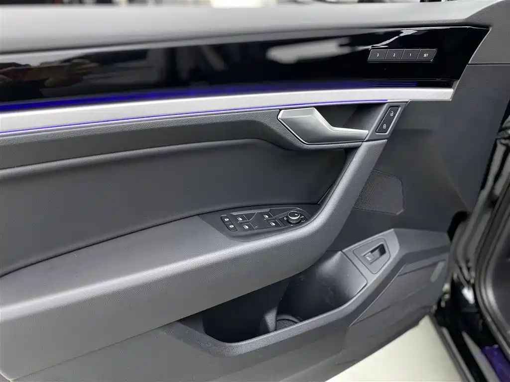 Volkswagen Volkswagen Touareg 2022 3.0TSI R-Line Black Sport Package 2023 - thumbnail 21
