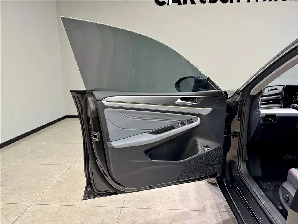 Volkswagen Lamando 2025 Lamando L 280TSI DSG Cool & Spicy PLUS Edition 2025 - thumbnail 17