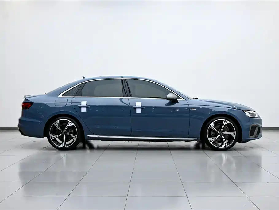 Audi Audi A4L 2022 40 TFSI quattro RS Sport Package 2023 - thumbnail 6