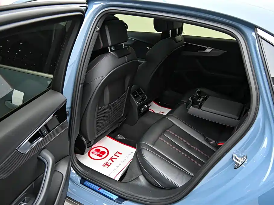 Audi Audi A4L 2022 40 TFSI quattro RS Sport Package 2023 - thumbnail 12