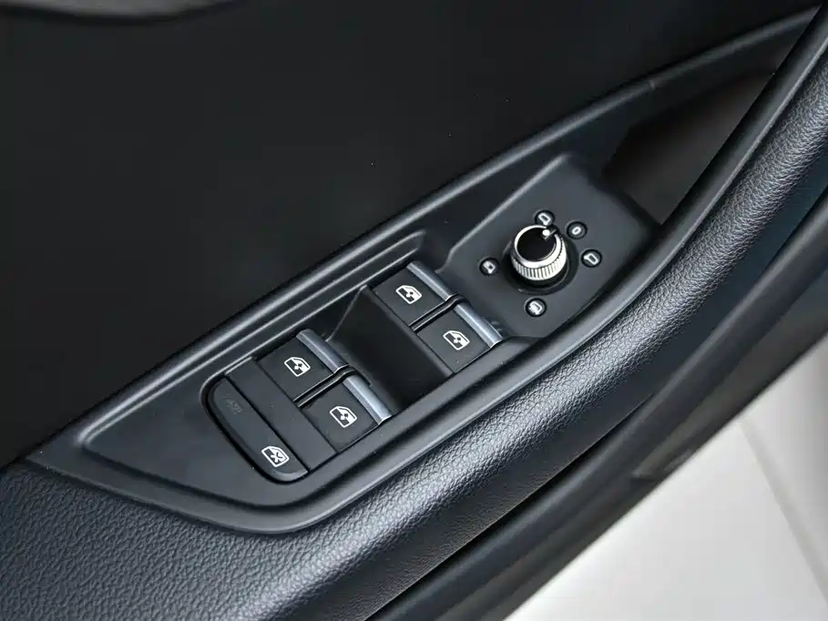 Audi Audi A4L 2022 40 TFSI quattro RS Sport Package 2023 - thumbnail 22