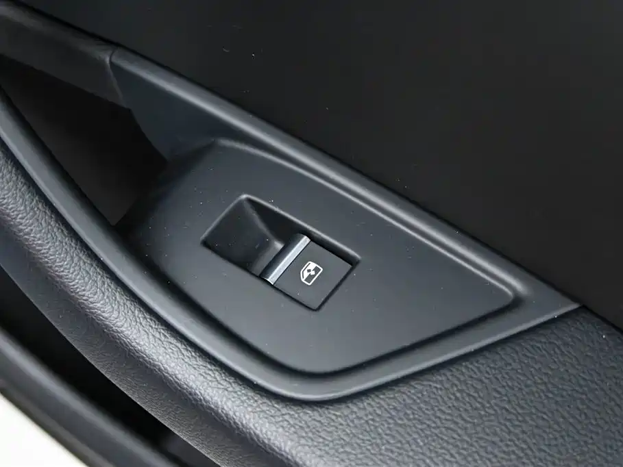 Audi Audi A4L 2022 40 TFSI quattro RS Sport Package 2023 - thumbnail 25