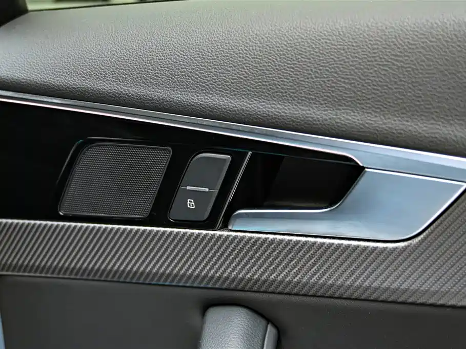 Audi Audi A4L 2022 40 TFSI quattro RS Sport Package 2023 - thumbnail 26
