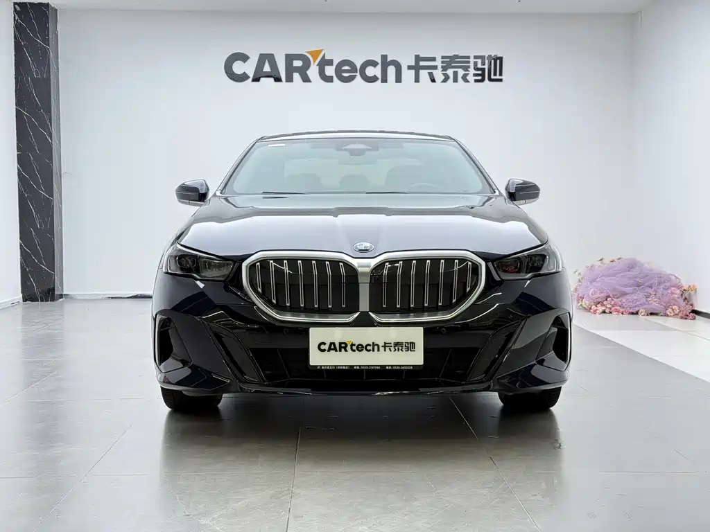 BMW BMW 5 Series 2025 530Li Leading Model M Sport Package 2025 - thumbnail 2