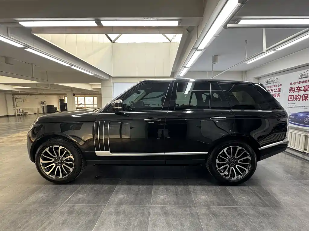 Land Rover Range Rover 2018 3.0 SC V6 Vogue Heritage Edition 2018 - thumbnail 4
