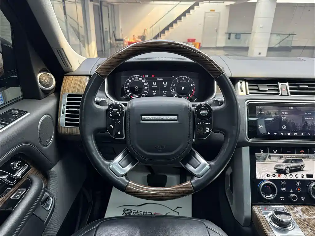 Land Rover Range Rover 2018 3.0 SC V6 Vogue Heritage Edition 2018 - thumbnail 10