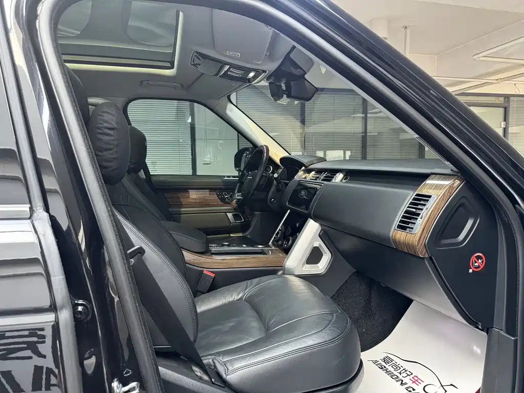 Land Rover Range Rover 2018 3.0 SC V6 Vogue Heritage Edition 2018 - thumbnail 11