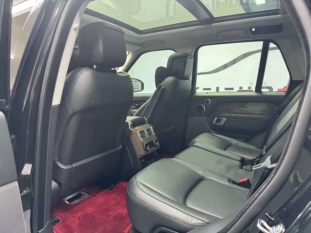 Land Rover Range Rover 2018 3.0 SC V6 Vogue Heritage Edition 2018 - thumbnail 12