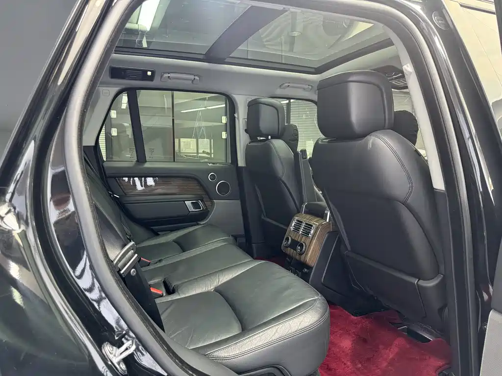 Land Rover Range Rover 2018 3.0 SC V6 Vogue Heritage Edition 2018 - thumbnail 13