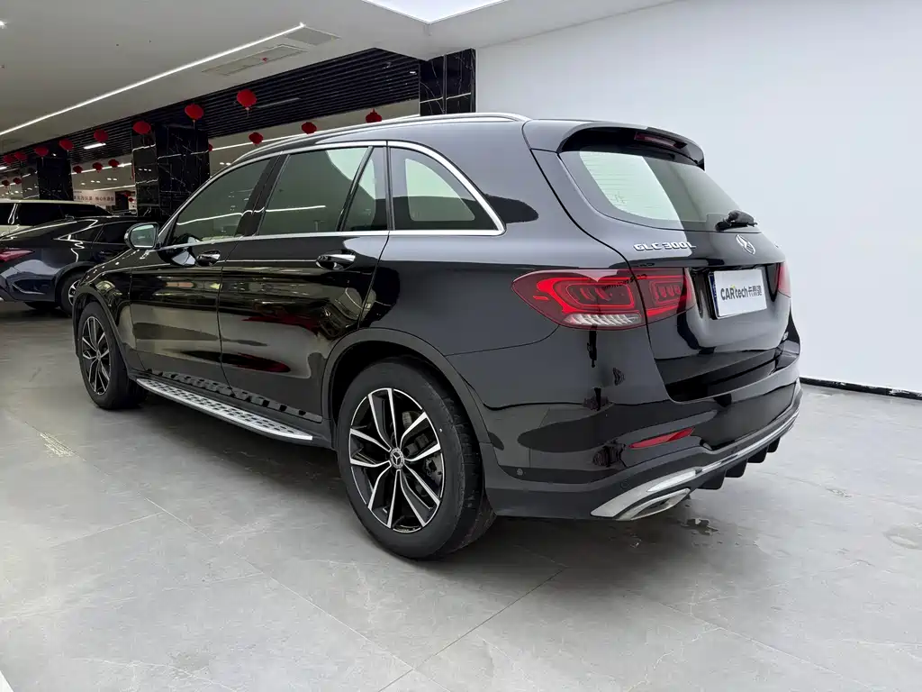Mercedes-Benz Mercedes-Benz GLC 2020 GLC 300 L 4MATIC Sport Edition 2020 - thumbnail 4