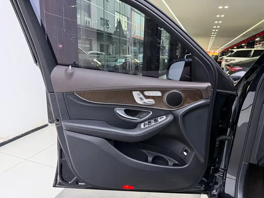 Mercedes-Benz Mercedes-Benz GLC 2020 GLC 300 L 4MATIC Sport Edition 2020 - thumbnail 8