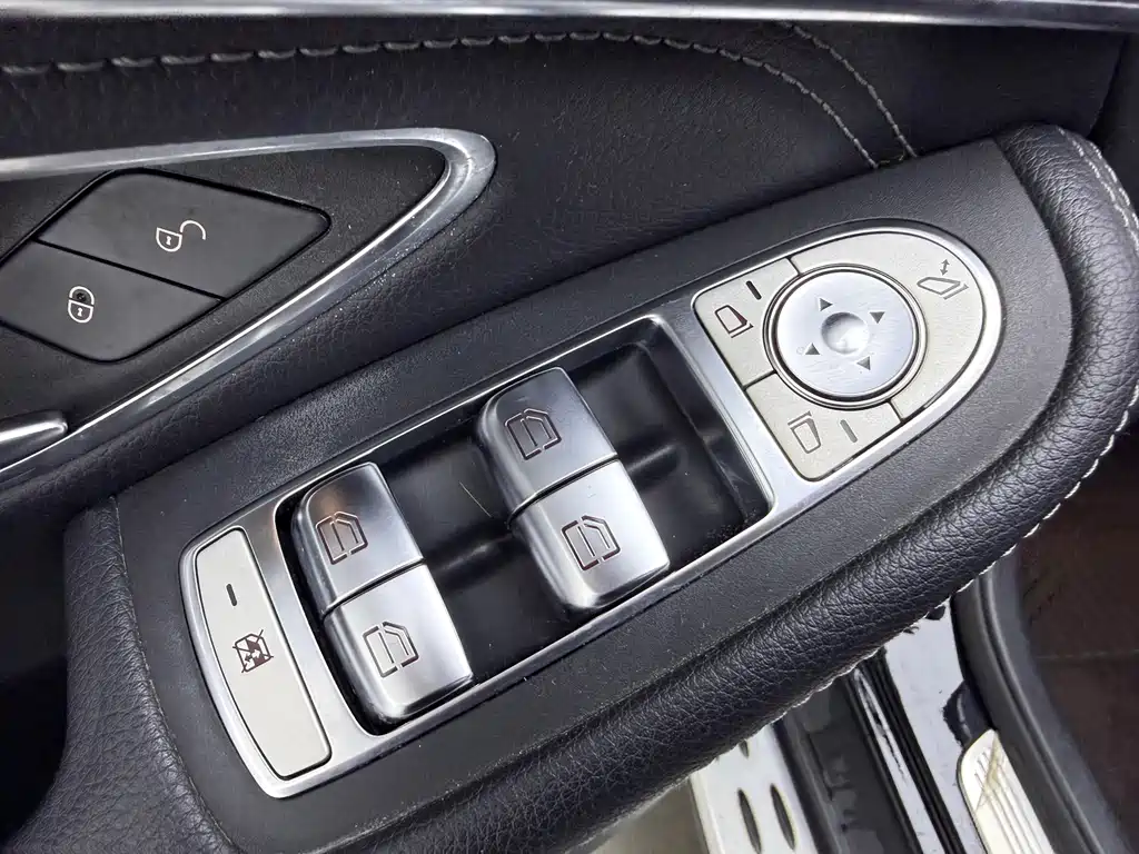 Mercedes-Benz Mercedes-Benz GLC 2020 GLC 300 L 4MATIC Sport Edition 2020 - thumbnail 16