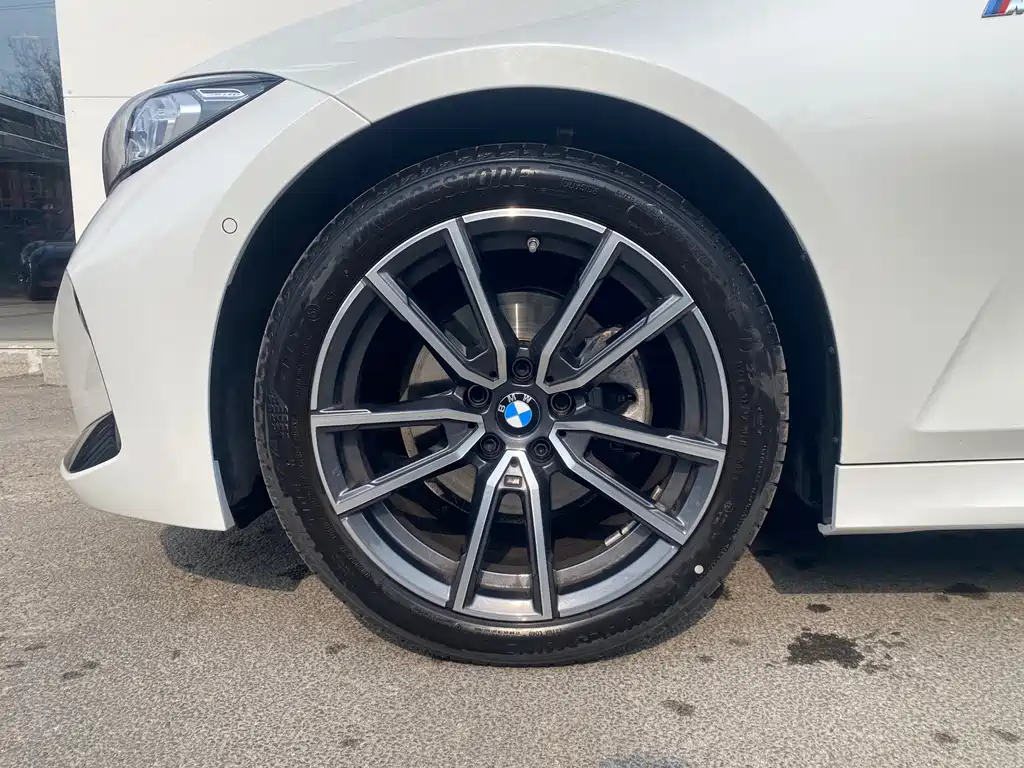 BMW BMW 3 Series 2024 325i M Sport Package 2025 - thumbnail 6