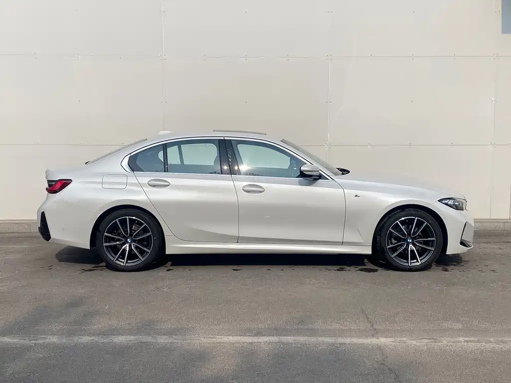 BMW BMW 3 Series 2024 325i M Sport Package 2025 - thumbnail 13