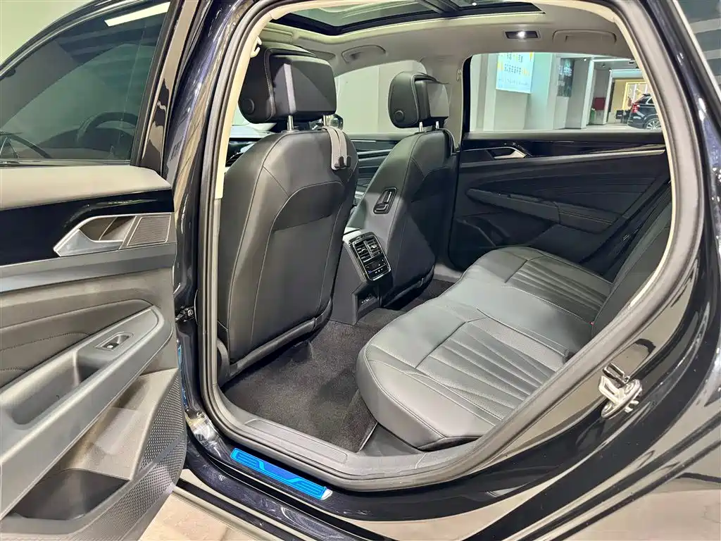 Volkswagen Passat 2025 Model Outstanding 330TSI Elite Edition 2025 - thumbnail 20