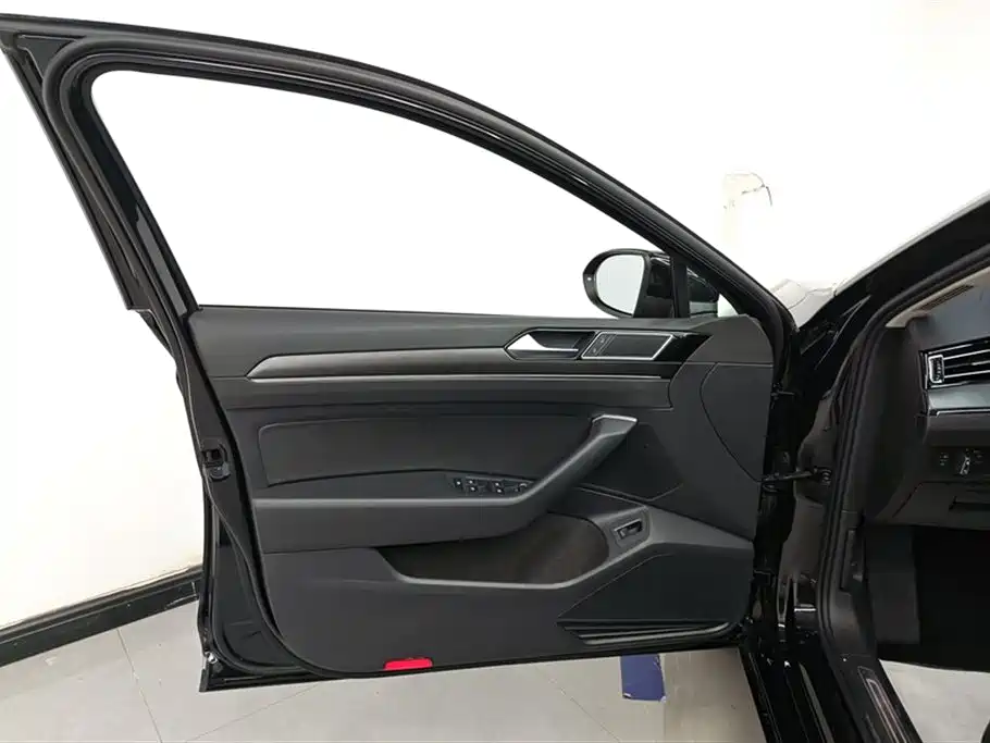 Volkswagen Magotan 2020 330TSI DSG Leading Edition 2022 - thumbnail 7