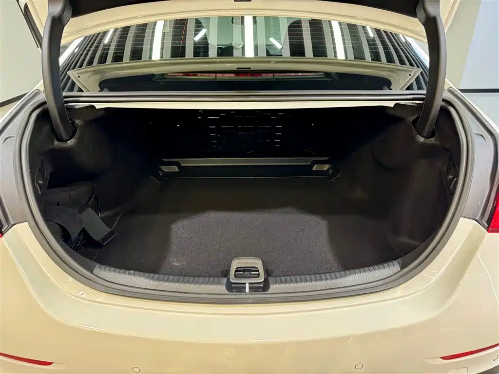 Mercedes-Benz Mercedes-Benz C-Class 2025 Model Year Facelift C 260 L Sport Edition 2025 - thumbnail 12