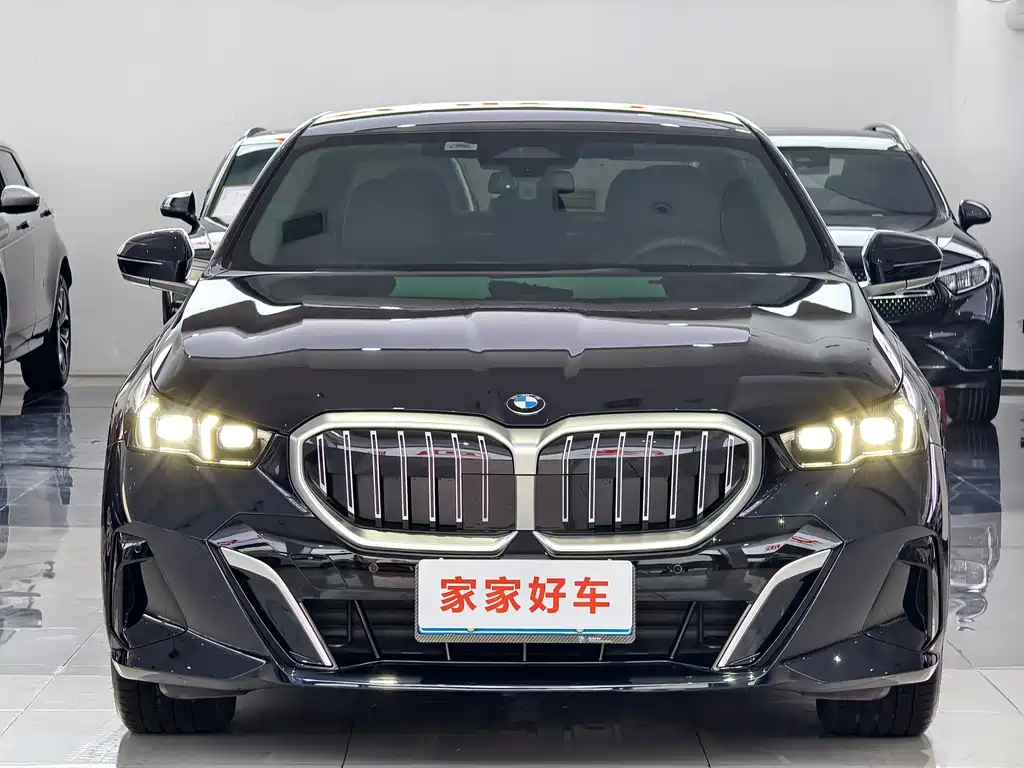 BMW BMW 5 Series 2024 525Li M Sport Package 2024 - thumbnail 3
