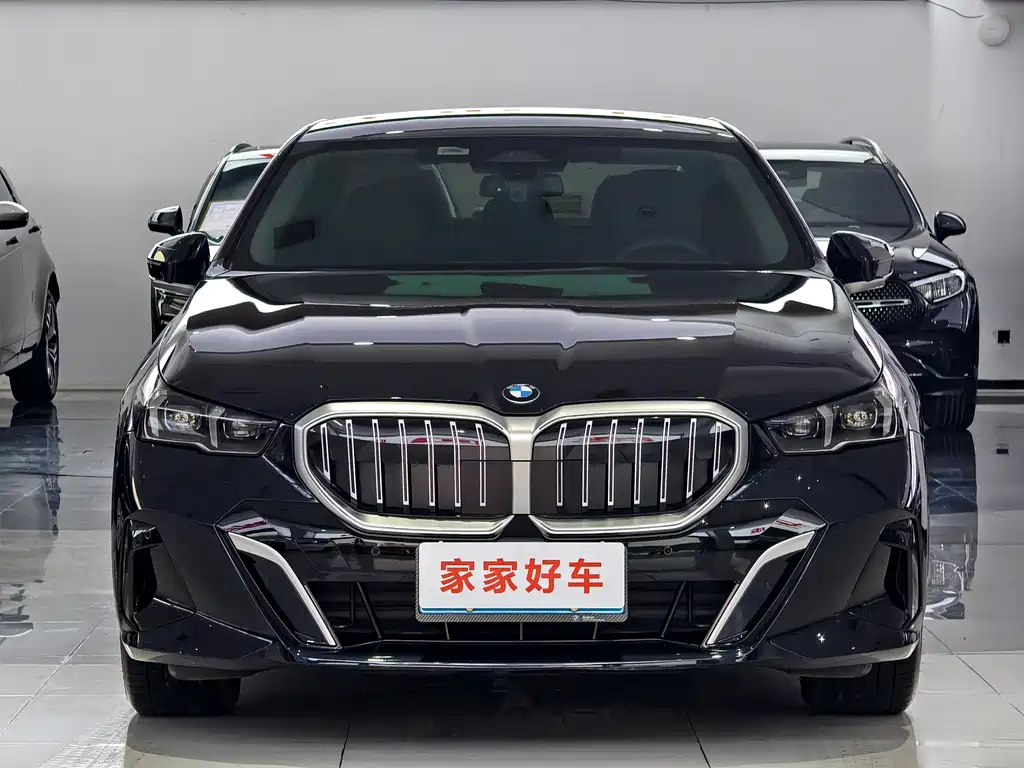 BMW BMW 5 Series 2024 525Li M Sport Package 2024 - thumbnail 4