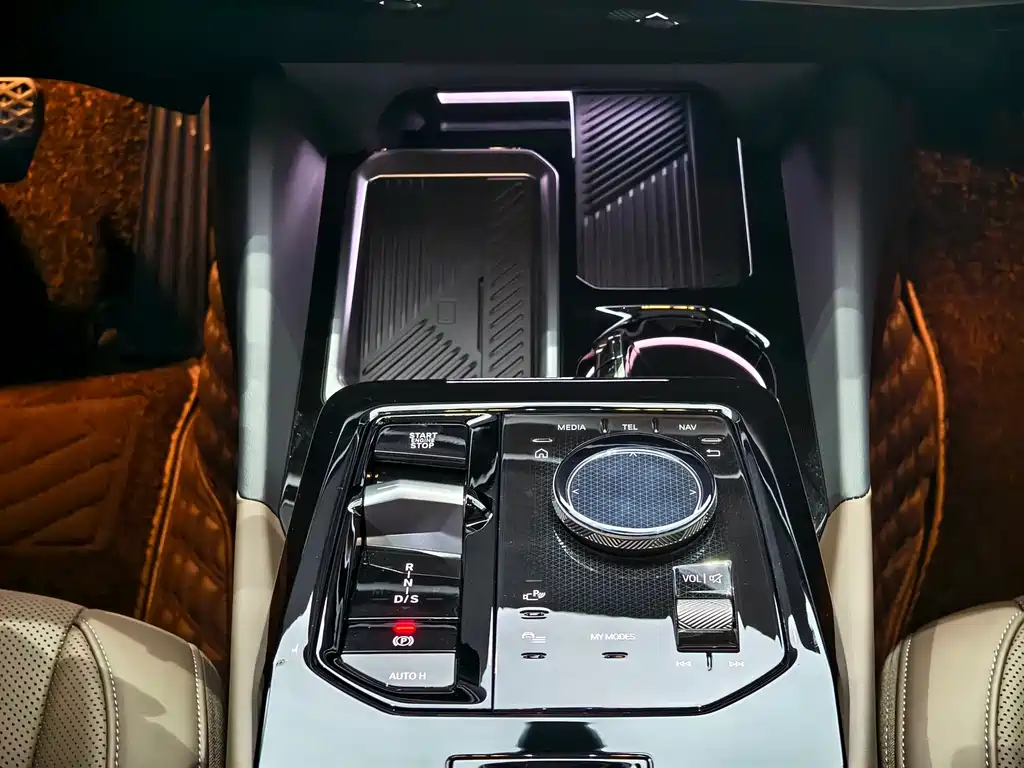 BMW BMW 5 Series 2024 525Li M Sport Package 2024 - thumbnail 10
