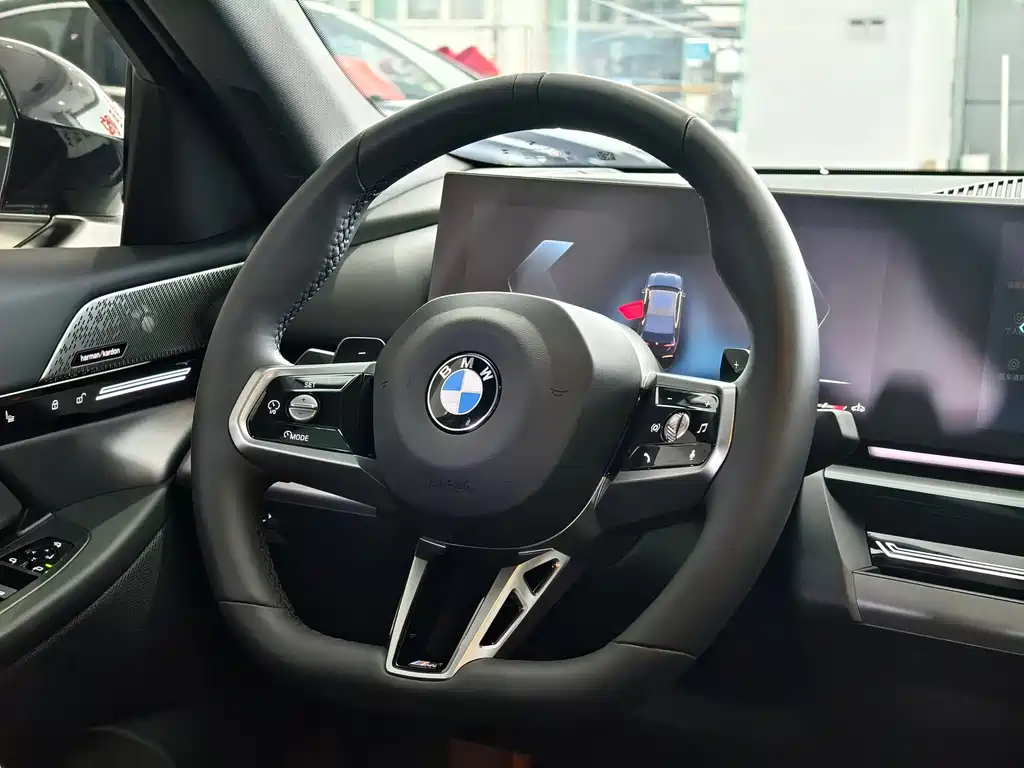 BMW BMW 5 Series 2024 525Li M Sport Package 2024 - thumbnail 12