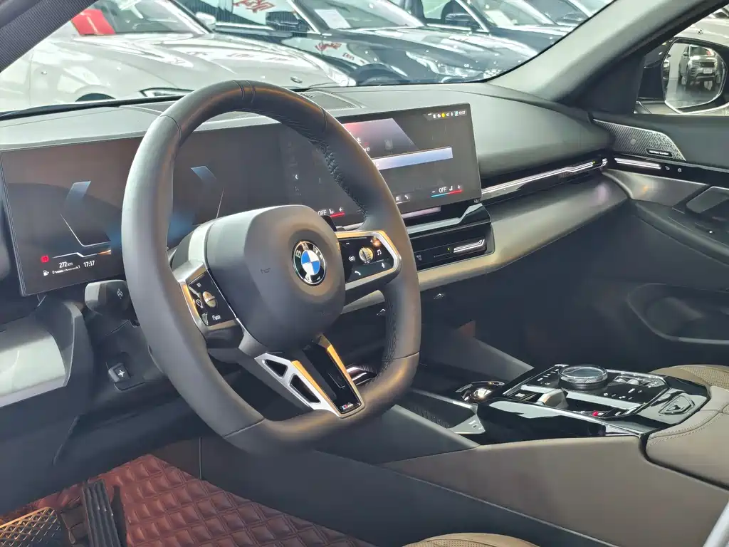 BMW BMW 5 Series 2024 525Li M Sport Package 2024 - thumbnail 16
