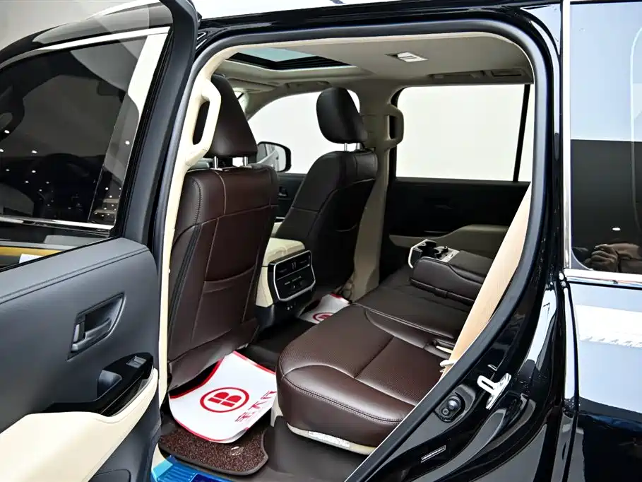 Toyota Land Cruiser (Imported) 2026 Model 3.5T Middle East Version 2026 - thumbnail 13