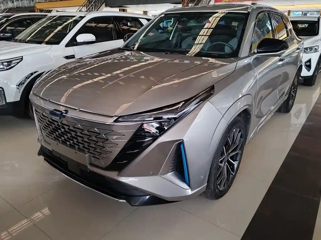 Changan Oushang Changan Oushang Z6 2022 Blue Whale 1.5T DCT Smart Navigation Edition 2022