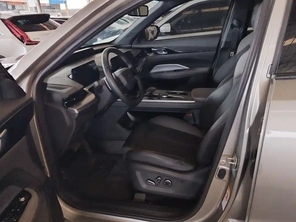 Changan Oushang Changan Oushang Z6 2022 Blue Whale 1.5T DCT Smart Navigation Edition 2022 - thumbnail 3
