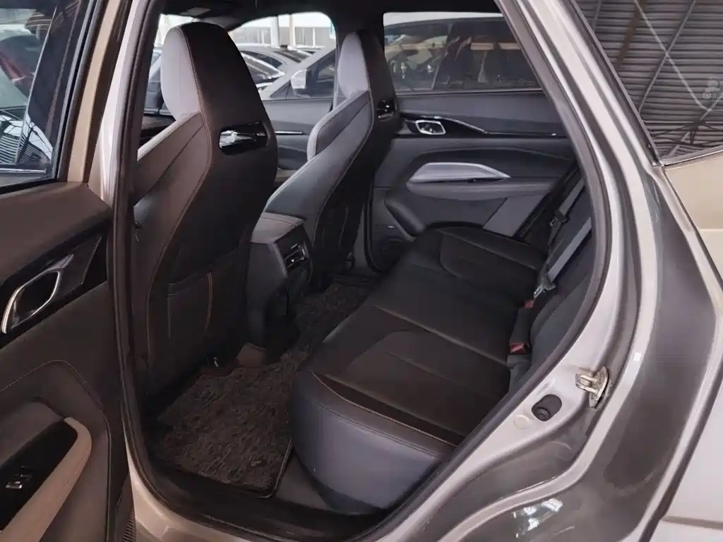 Changan Oushang Changan Oushang Z6 2022 Blue Whale 1.5T DCT Smart Navigation Edition 2022 - thumbnail 6