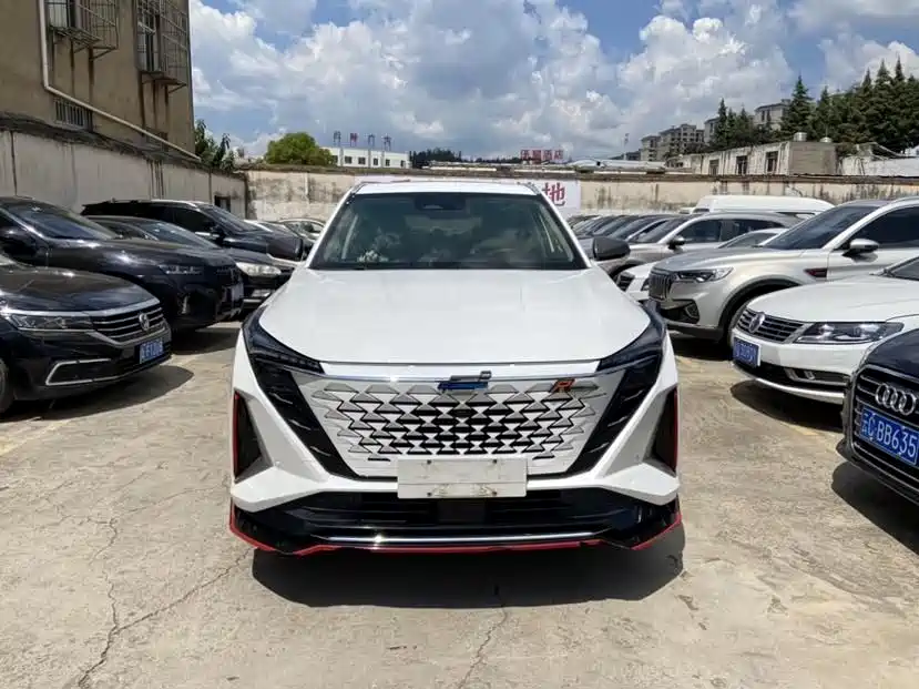 Changan Oushang Changan Oushang Z6 2023 Blue Whale 1.5T DCT Smart Edition 2022 - thumbnail 2