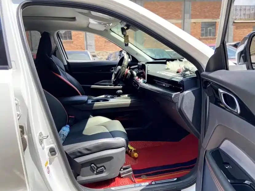 Changan Oushang Changan Oushang Z6 2023 Blue Whale 1.5T DCT Smart Edition 2022 - thumbnail 4