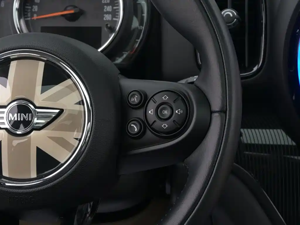 MINI MINI Countryman 2017 1.5T Cooper ALL4 Traveler 2018 - thumbnail 13