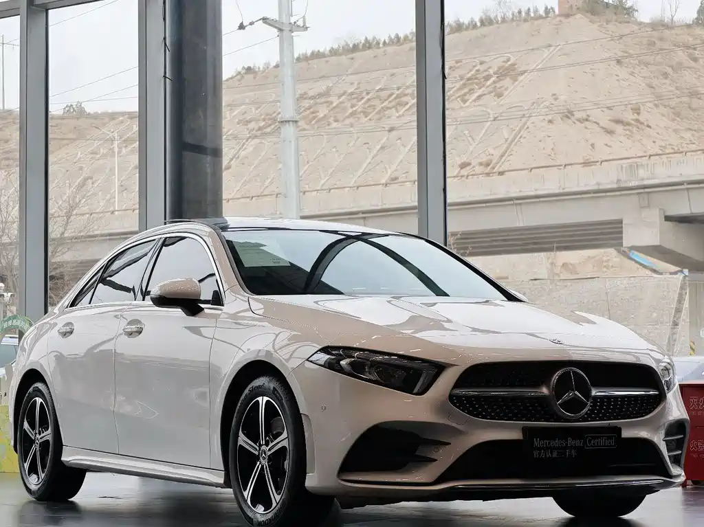 Mercedes-Benz Mercedes-Benz A-Class 2022 Facelift A 200 L Sport Sedan Fashion Edition 2023 - thumbnail 3