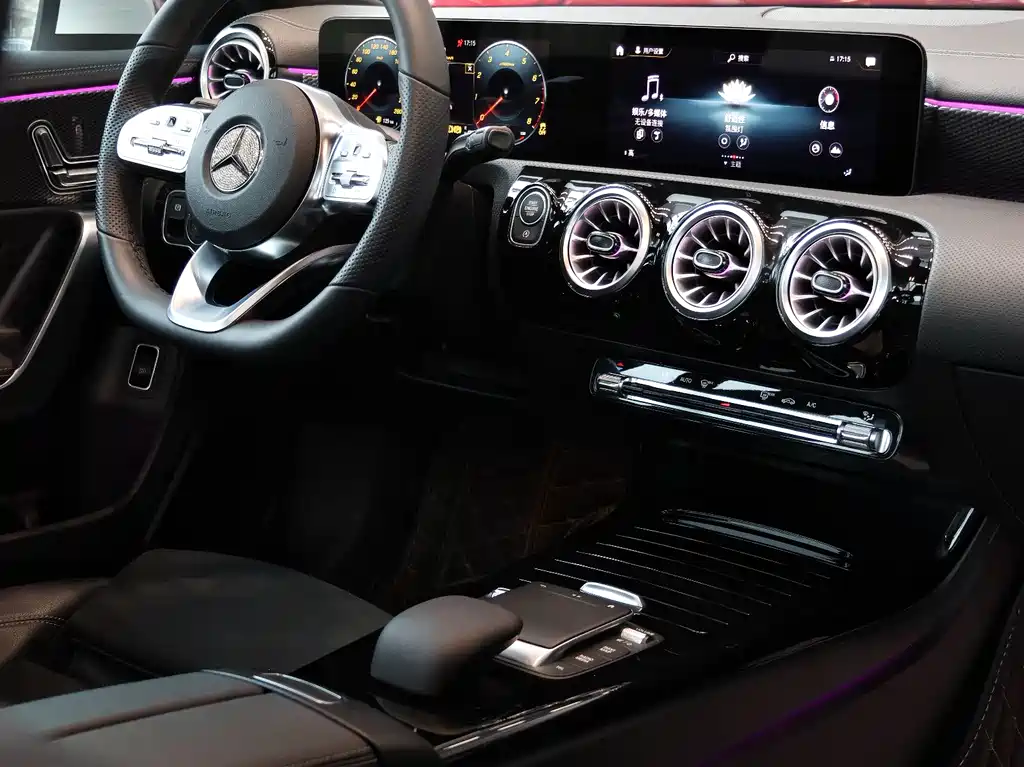 Mercedes-Benz Mercedes-Benz A-Class 2022 Facelift A 200 L Sport Sedan Fashion Edition 2023 - thumbnail 4
