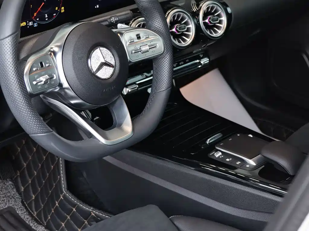 Mercedes-Benz Mercedes-Benz A-Class 2022 Facelift A 200 L Sport Sedan Fashion Edition 2023 - thumbnail 6