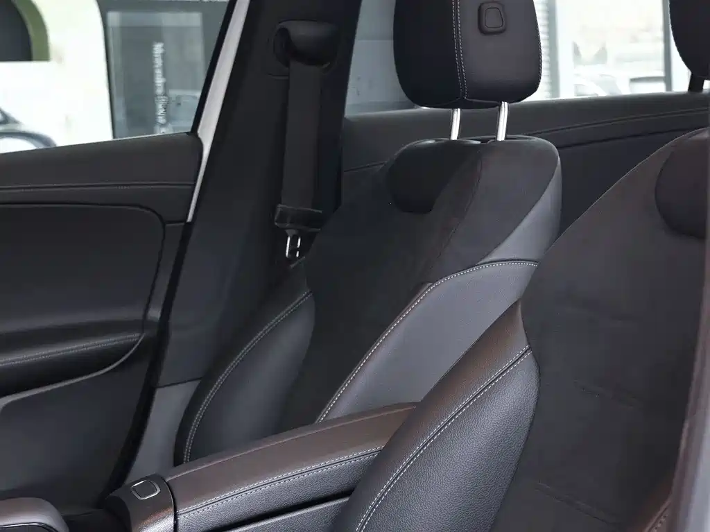 Mercedes-Benz Mercedes-Benz A-Class 2022 Facelift A 200 L Sport Sedan Fashion Edition 2023 - thumbnail 13