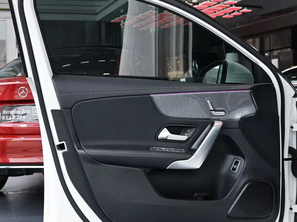 Mercedes-Benz Mercedes-Benz A-Class 2022 Facelift A 200 L Sport Sedan Fashion Edition 2023 - thumbnail 17