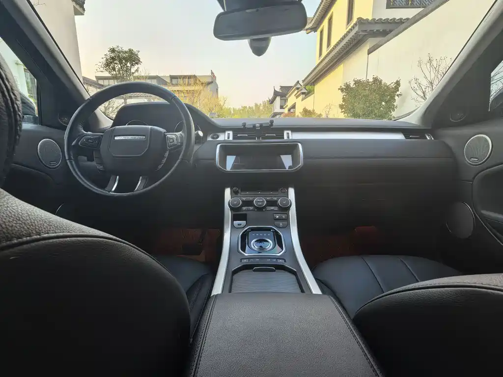 Land Rover Range Rover Evoque 2018 240PS SE Dynamic Premium 2018 - thumbnail 4