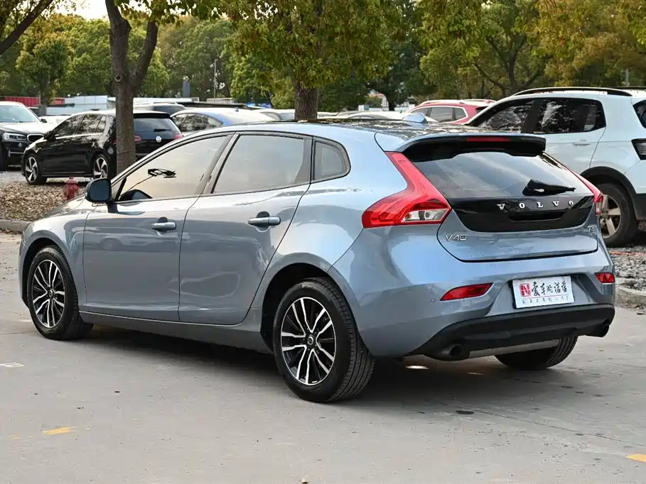 Volvo Volvo V40 2019 T3 Momentum 2019 - thumbnail 3
