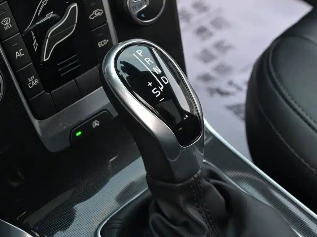Volvo Volvo V40 2019 T3 Momentum 2019 - thumbnail 15