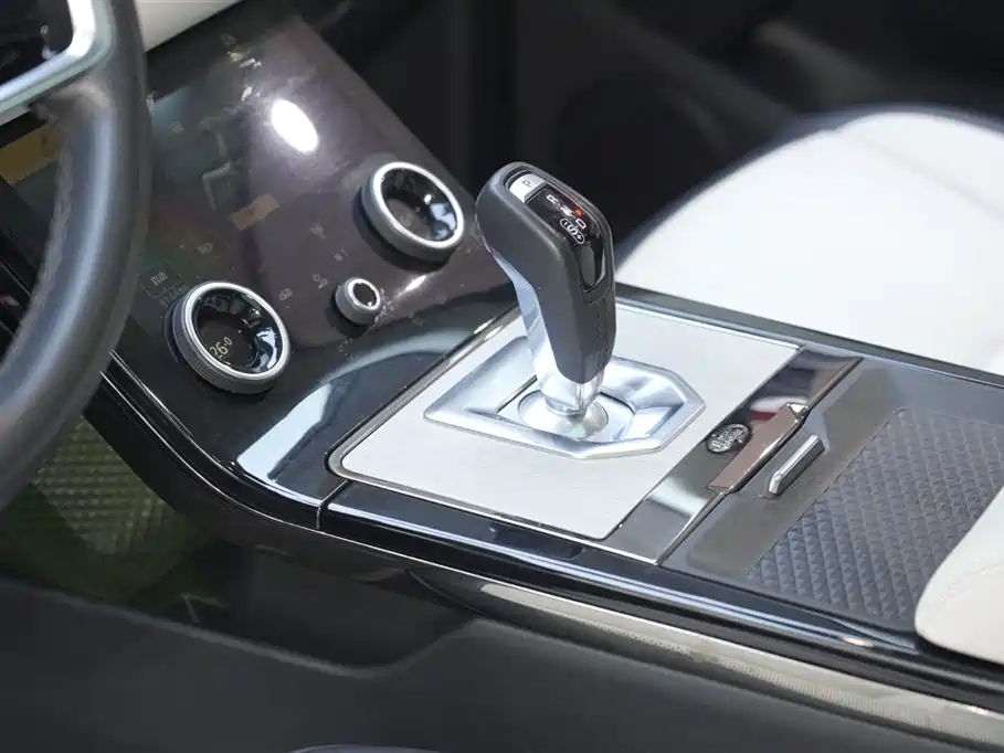Land Rover Range Rover Evoque 2022 L 249PS R-Dynamic Luxury Edition 2024 - thumbnail 14