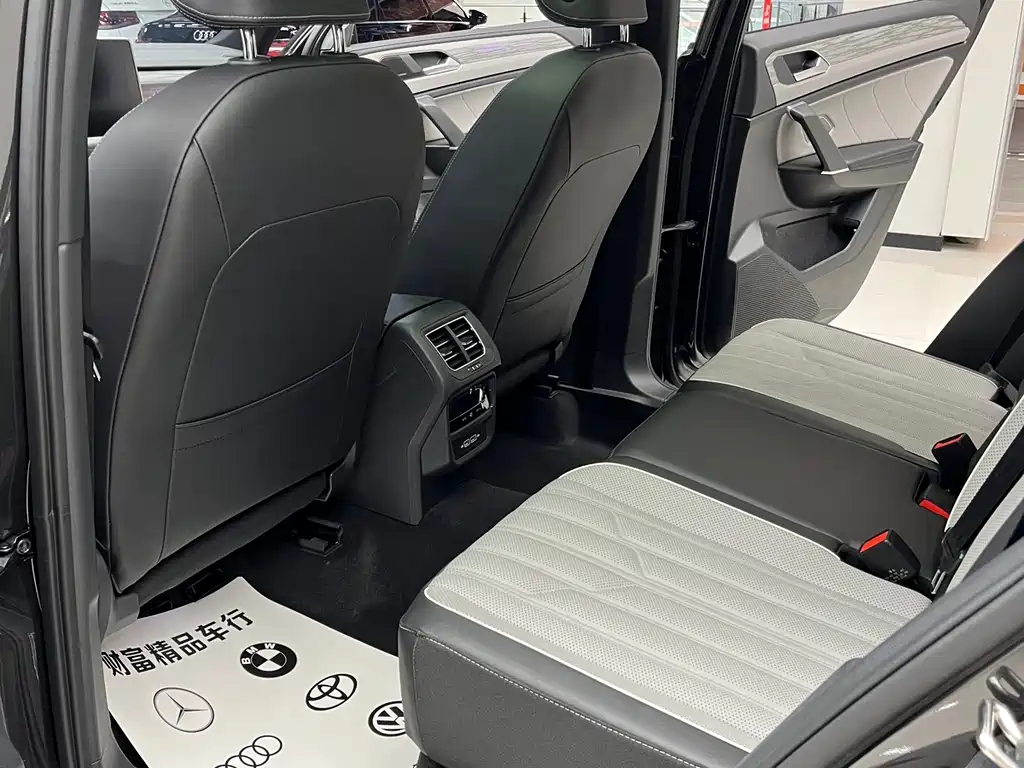 Volkswagen Tayron 2024 380TSI 4Motion R-Line Pro Intelligent Edition 2025 - thumbnail 11