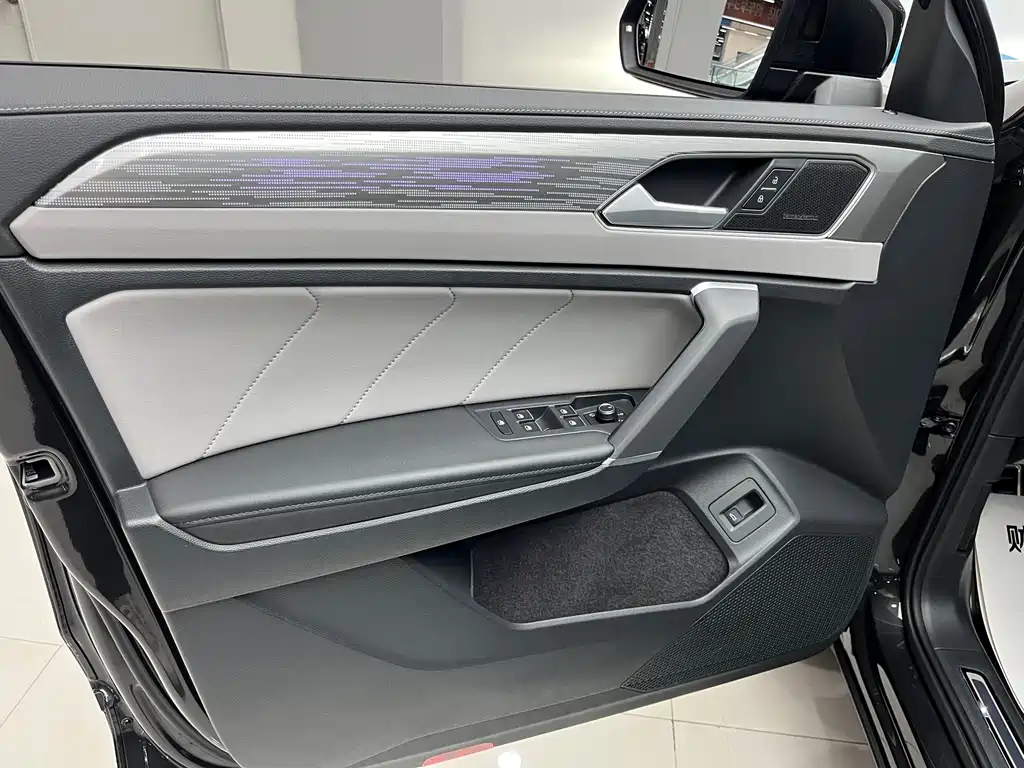 Volkswagen Tayron 2024 380TSI 4Motion R-Line Pro Intelligent Edition 2025 - thumbnail 17